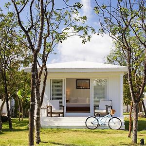 Bungalow Garden View